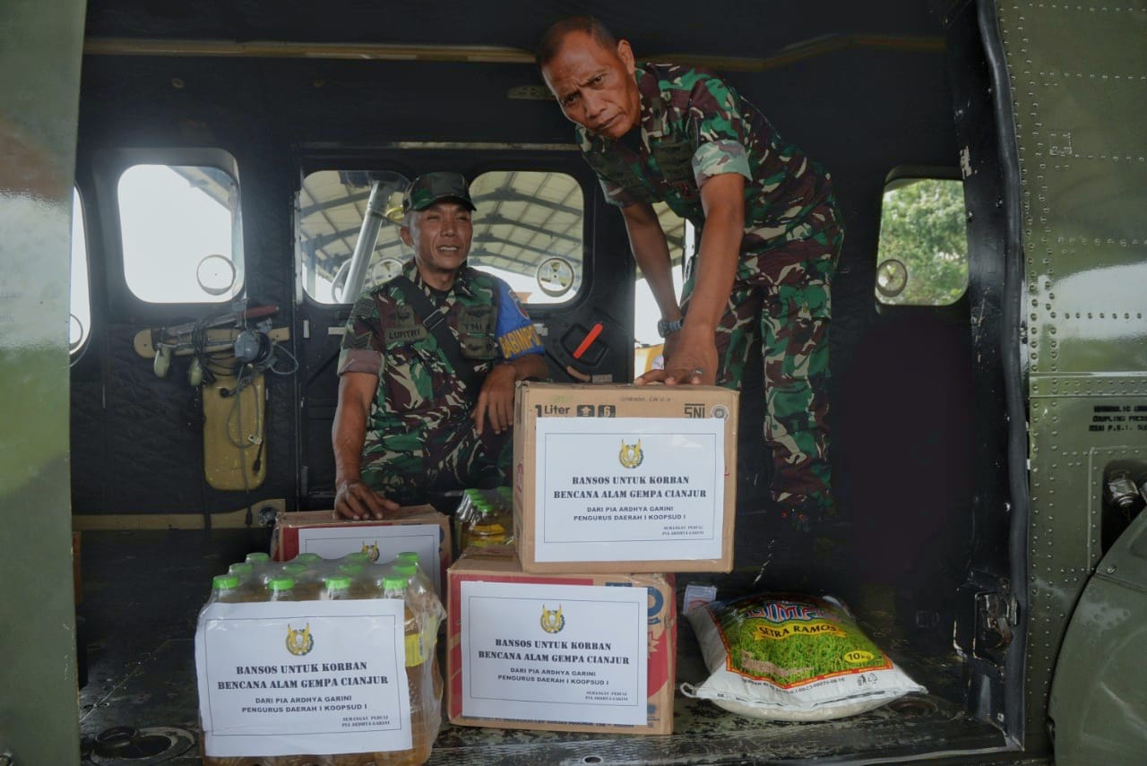 Penyaluran Bansos Dari Pangkoopsud I Ke Lokasi Terdampak Bencana