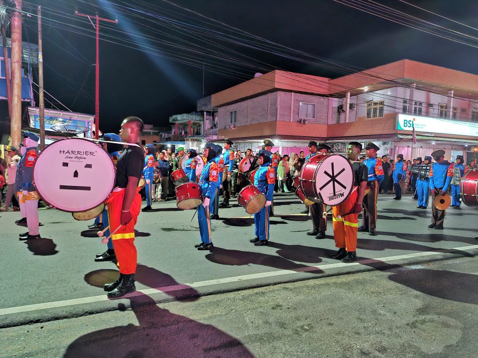 Personel Lanud Raden Sadjad Natuna Berpartisipasi dalam Upacara Taptu dan Pawai Obor Peringatan HUT ke-79 Kemerdekaan RI di Natuna